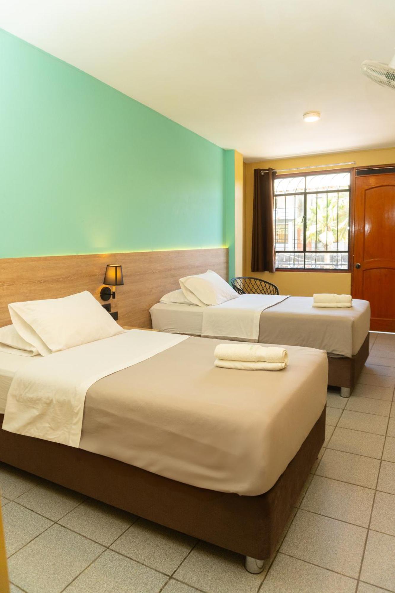 Wild Rover Huacachina Ica Exterior foto